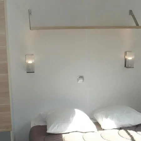 Mobil Confortable Avec Terrasse - Api-1-52-217 *